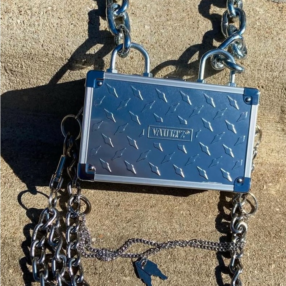 Vaultz Silver Mini Locking Case With Chain View 2